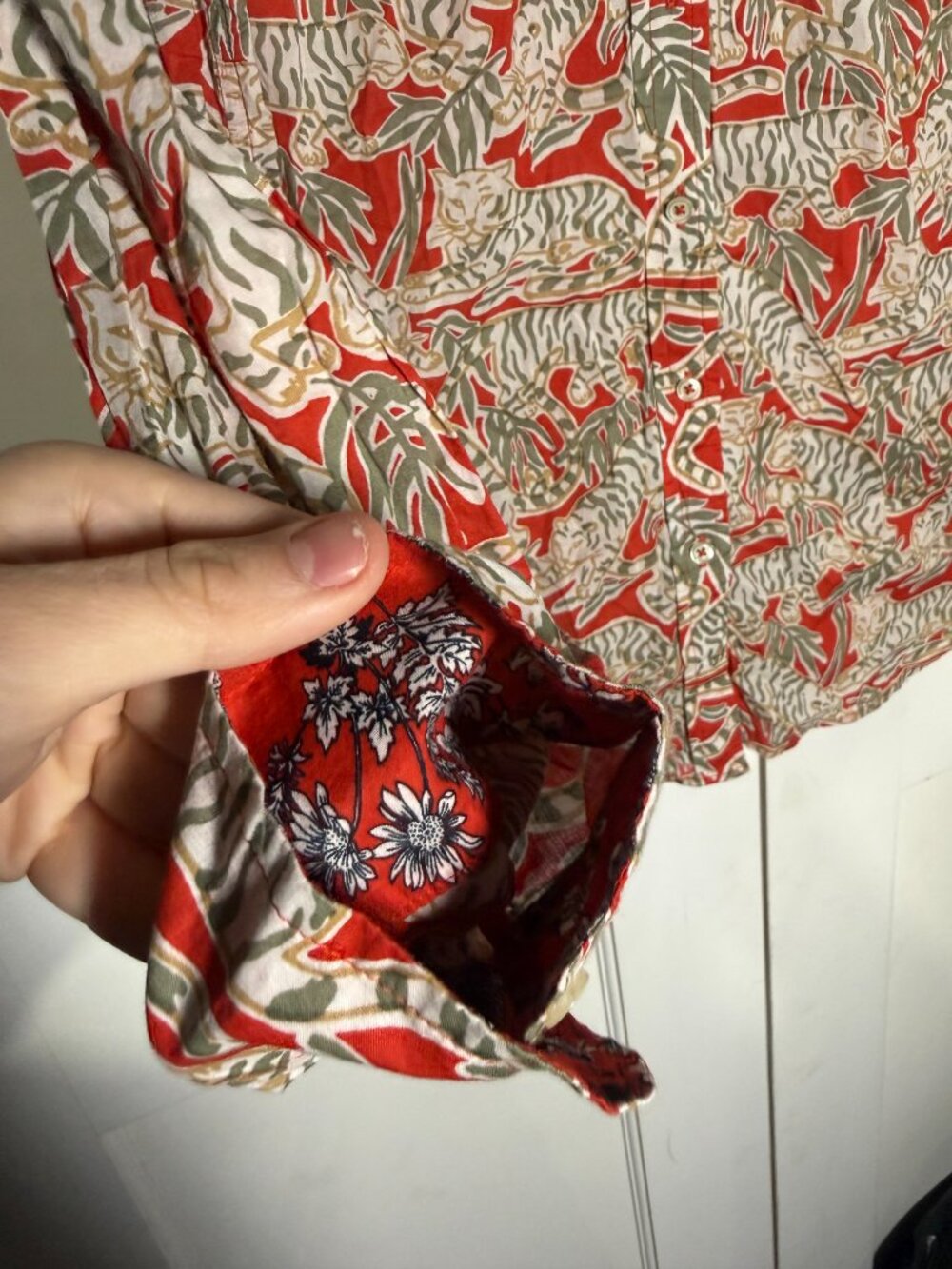 Talbots Grazing Tiger Cotton Button Front Shirt Animal Print Size L Green Red - Picture 5 of 8